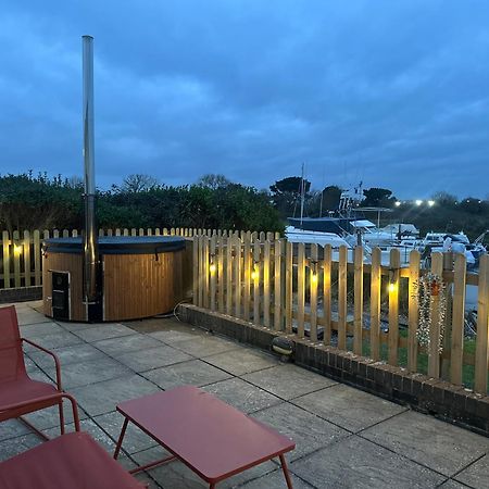 Hot Tub With A View - Christchurch Harbour Ngoại thất bức ảnh