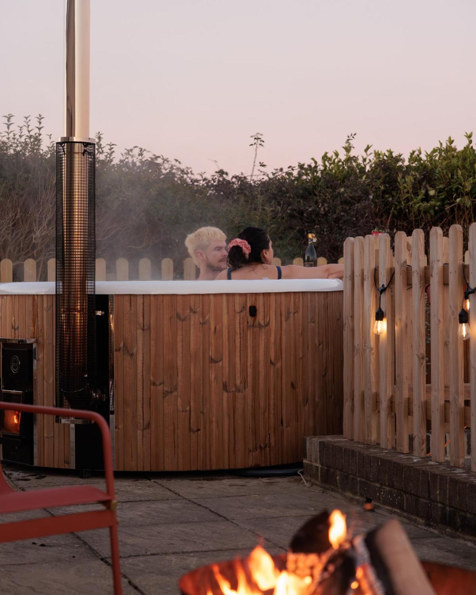 Hot Tub With A View - Christchurch Harbour Ngoại thất bức ảnh
